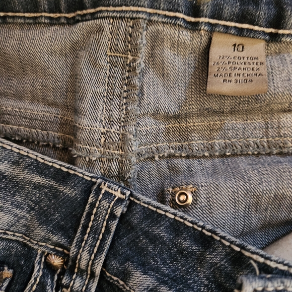 New Directions Distressed Blue Jean Shorts - Picture 3 of 3